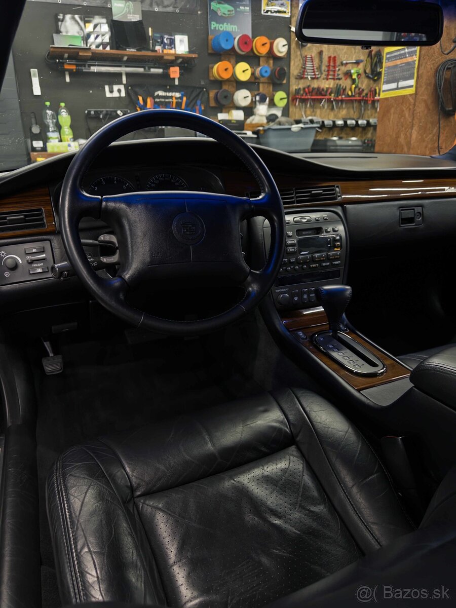 Cadillac seville STS - 16