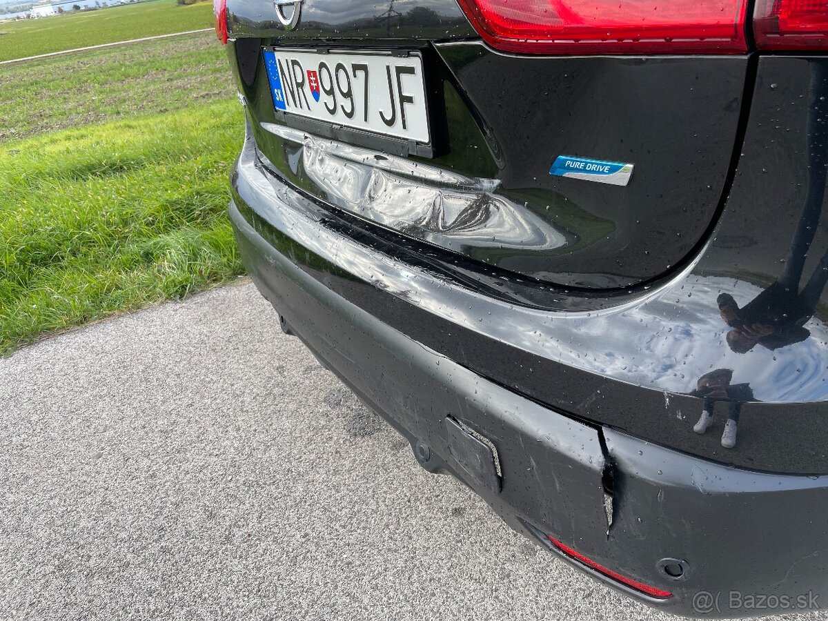 Nissan Qashqai 1.5 dCi 81kw Tekna 2015 6r.manuál - 16