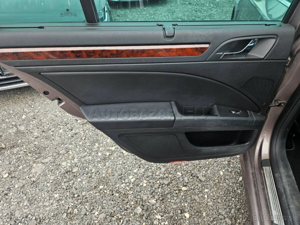 Škoda Superb Combi 2.0 TDi CR DSG Elegance, SR, 2.majiteľ - 16