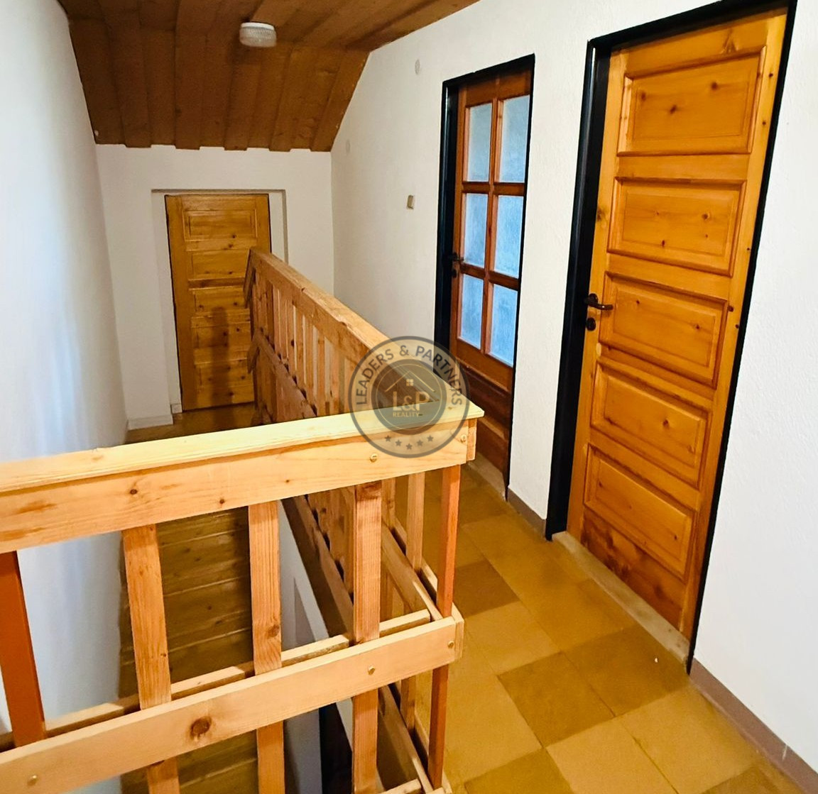 NA PREDAJ - Priestranný 6 izbový dom s garážou v Sabinove - 16