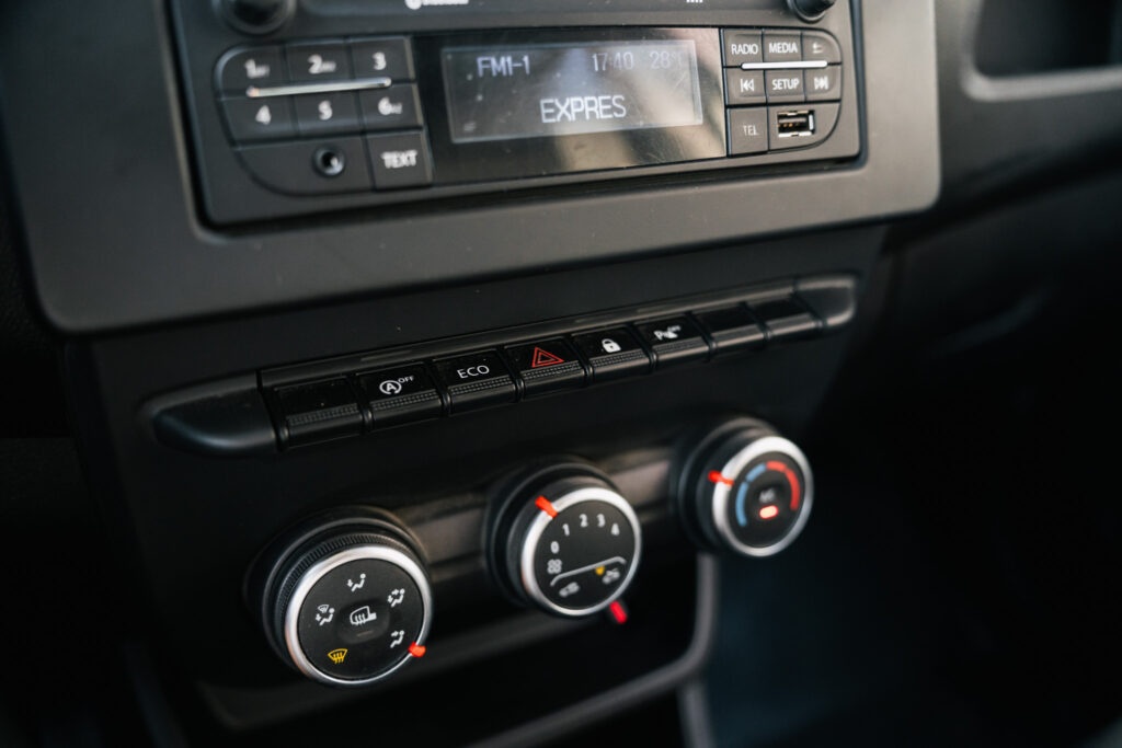 Renault Express 1.5 dci M6 - 16