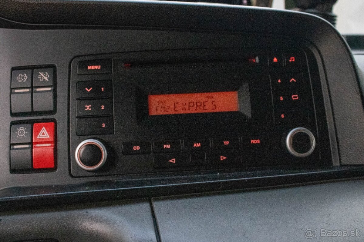 MAN TGL 12.250 s valníkovou nástavbou a hydraulickým čelom - 16