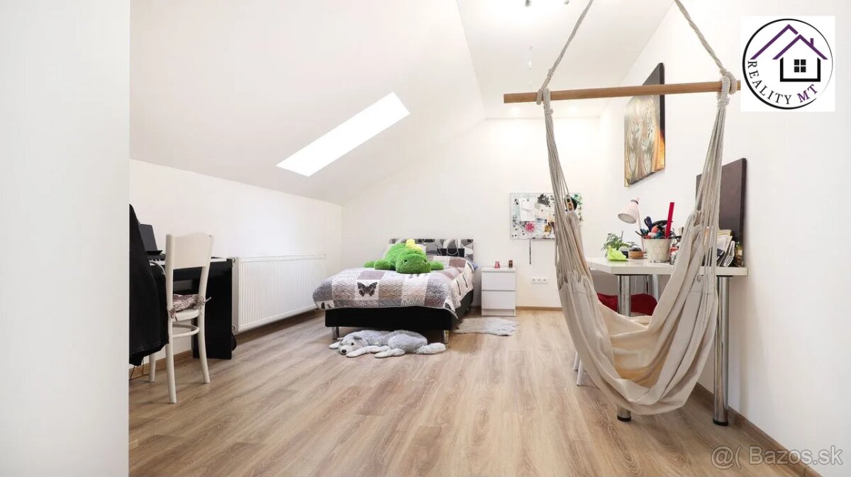 Rodinný dom s garážou a záhradným altánkom na Lipovci - 16