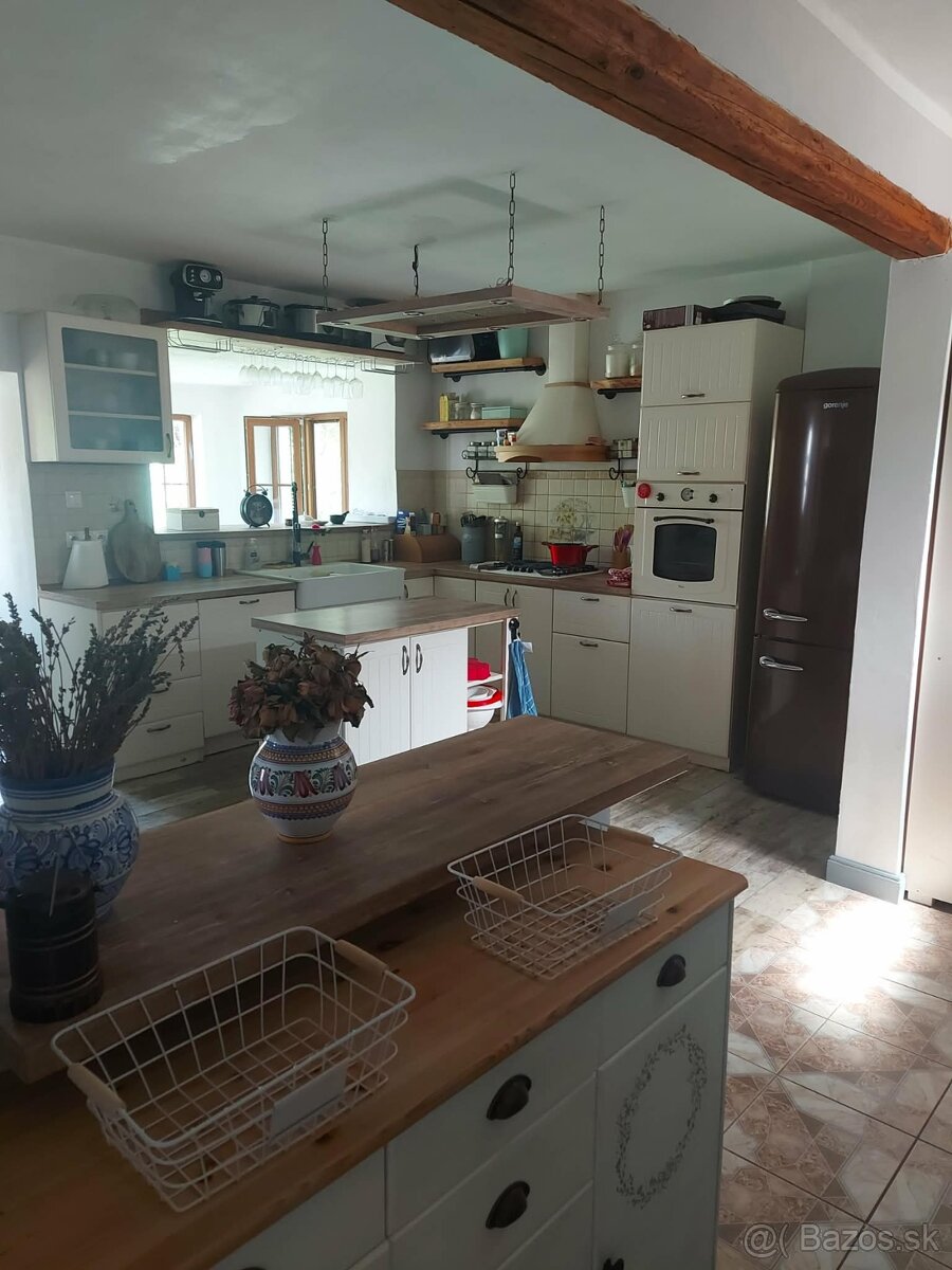 Velky vidiecky dom s pozemkom 1200m - 16