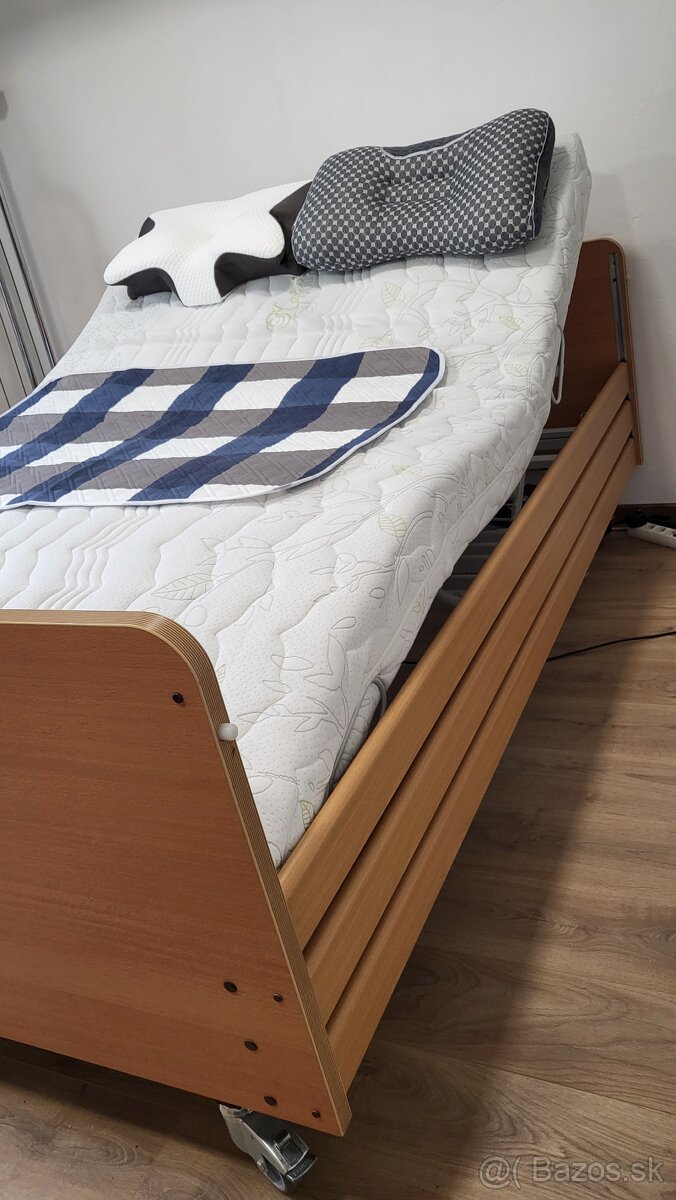 Elektrická polohovacia posteľ s matracom 140x220cm do 350kg - 16