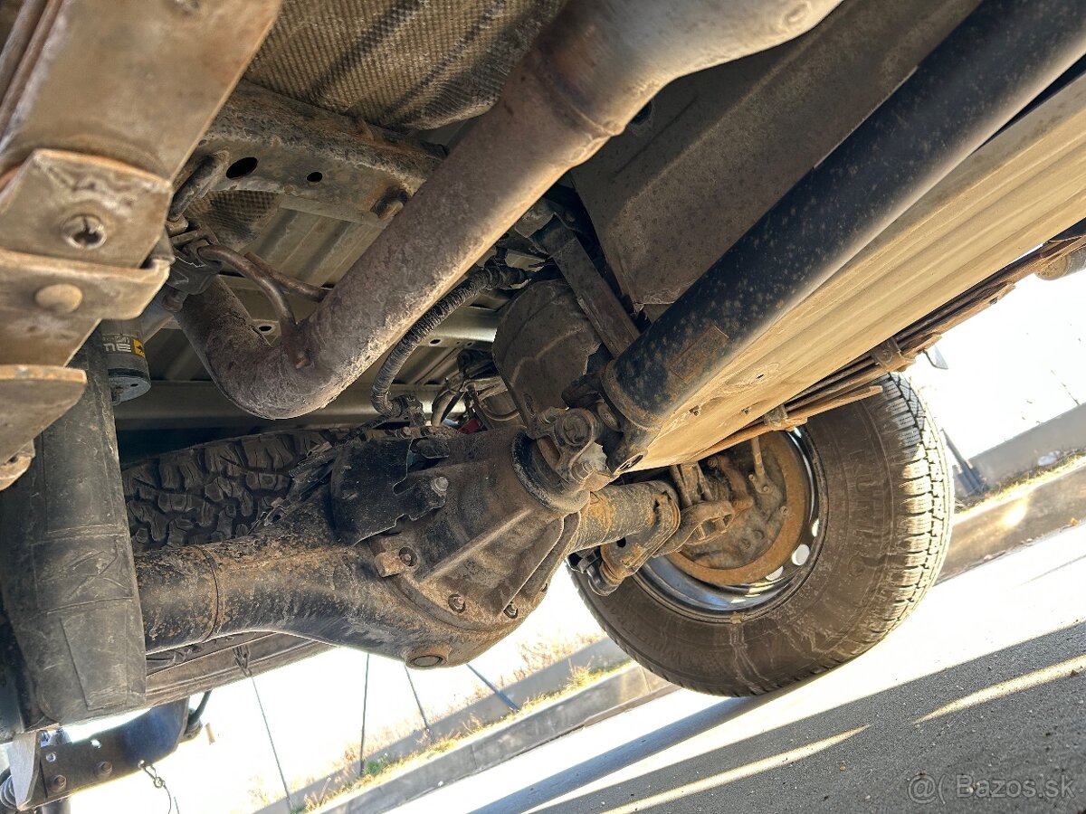 Toyota Hilux 2.8-150kW-automat - 16