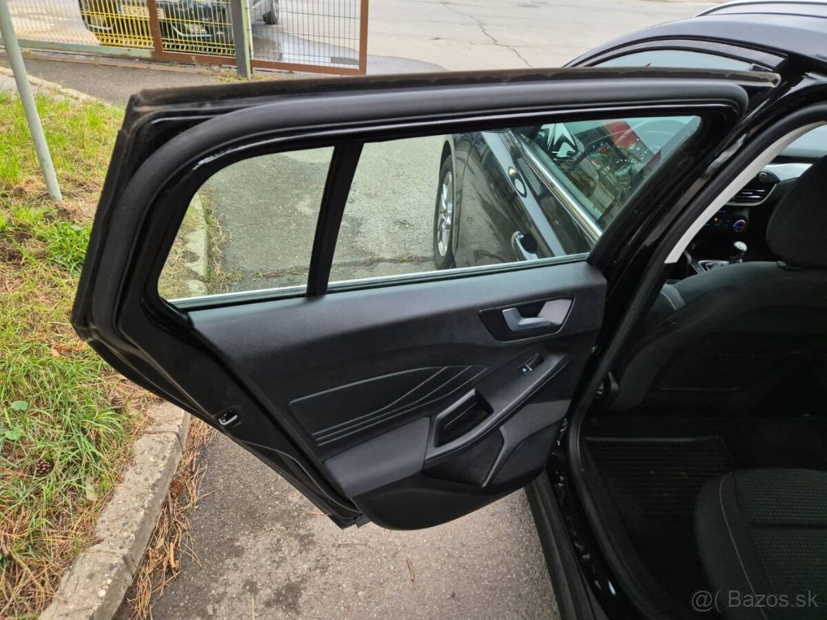 Ford Focus Kombi 1.5 TDCi EcoBlue Active - 16
