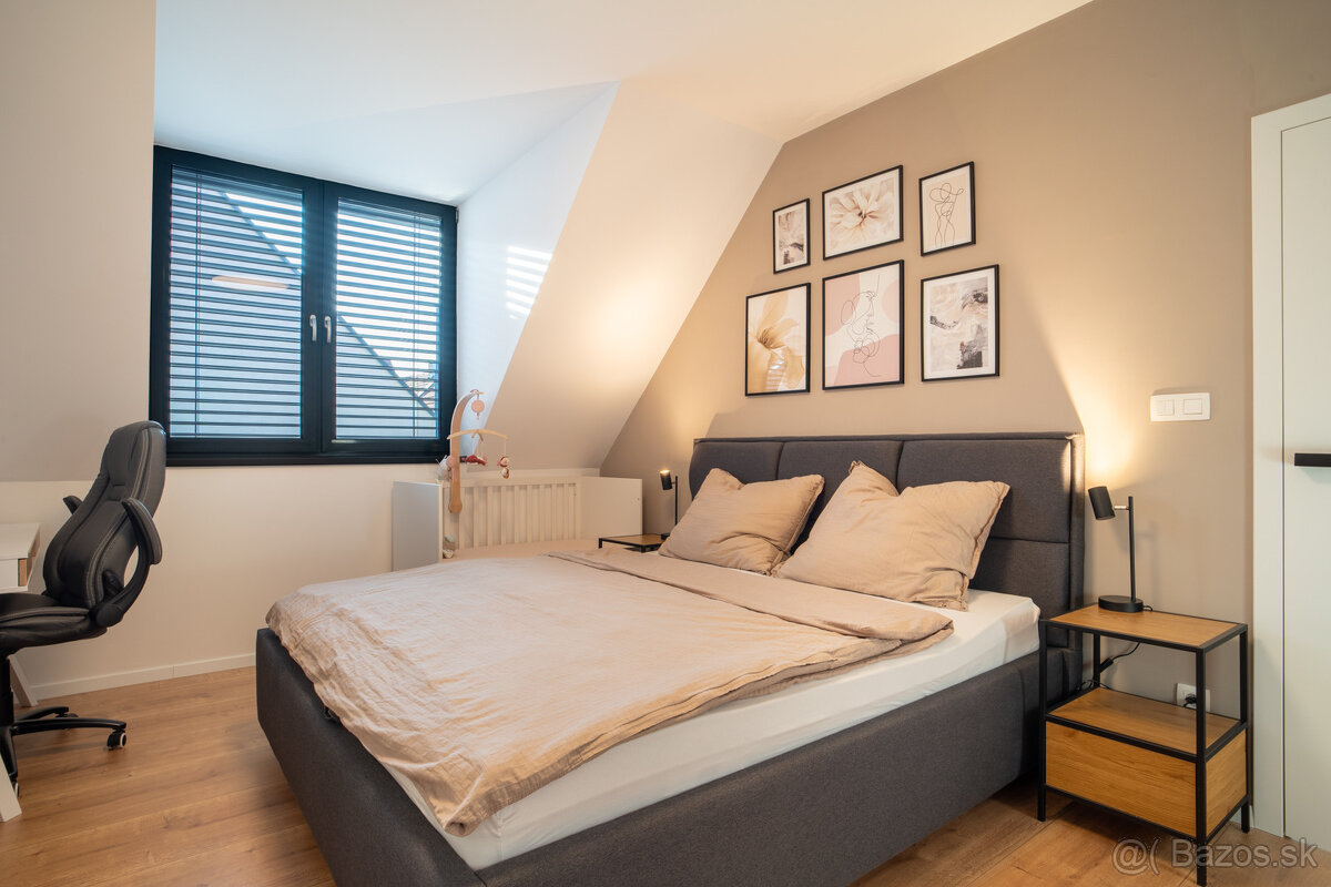 Na predaj štýlový 3-izbový mezonet v historickom centre Trna - 16