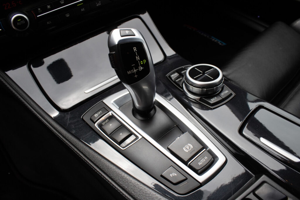 BMW 535d Touring z roku 2012 - 16