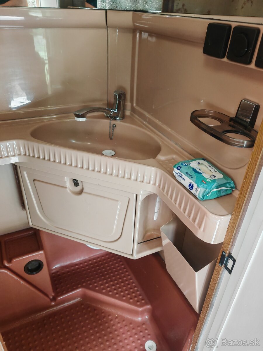 Karavan Hobby 460T - 16