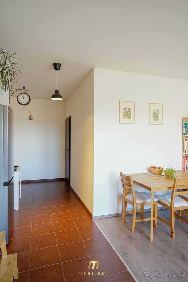 3-izbový podkrovný byt s parkovaním v pokojnej časti Rajky - 16