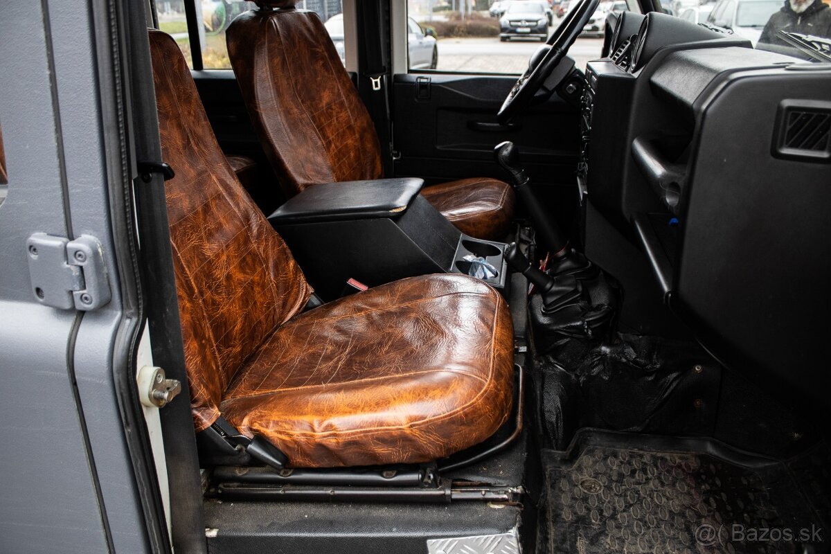 Land Rover Defender 110 SW, 90kW, (2007) - 16