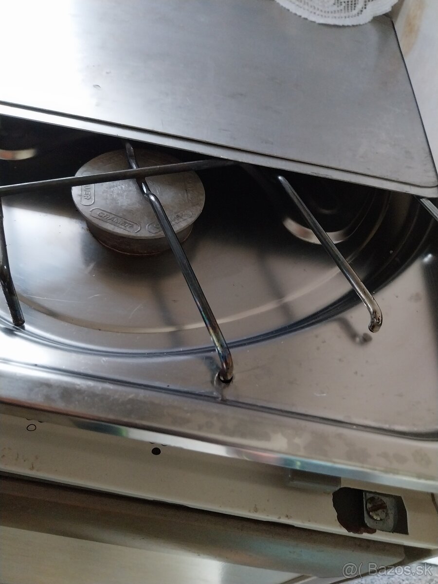 Predám karavan pre 4 osoby ( rýchlosť 100 KM/h )vTP - 16