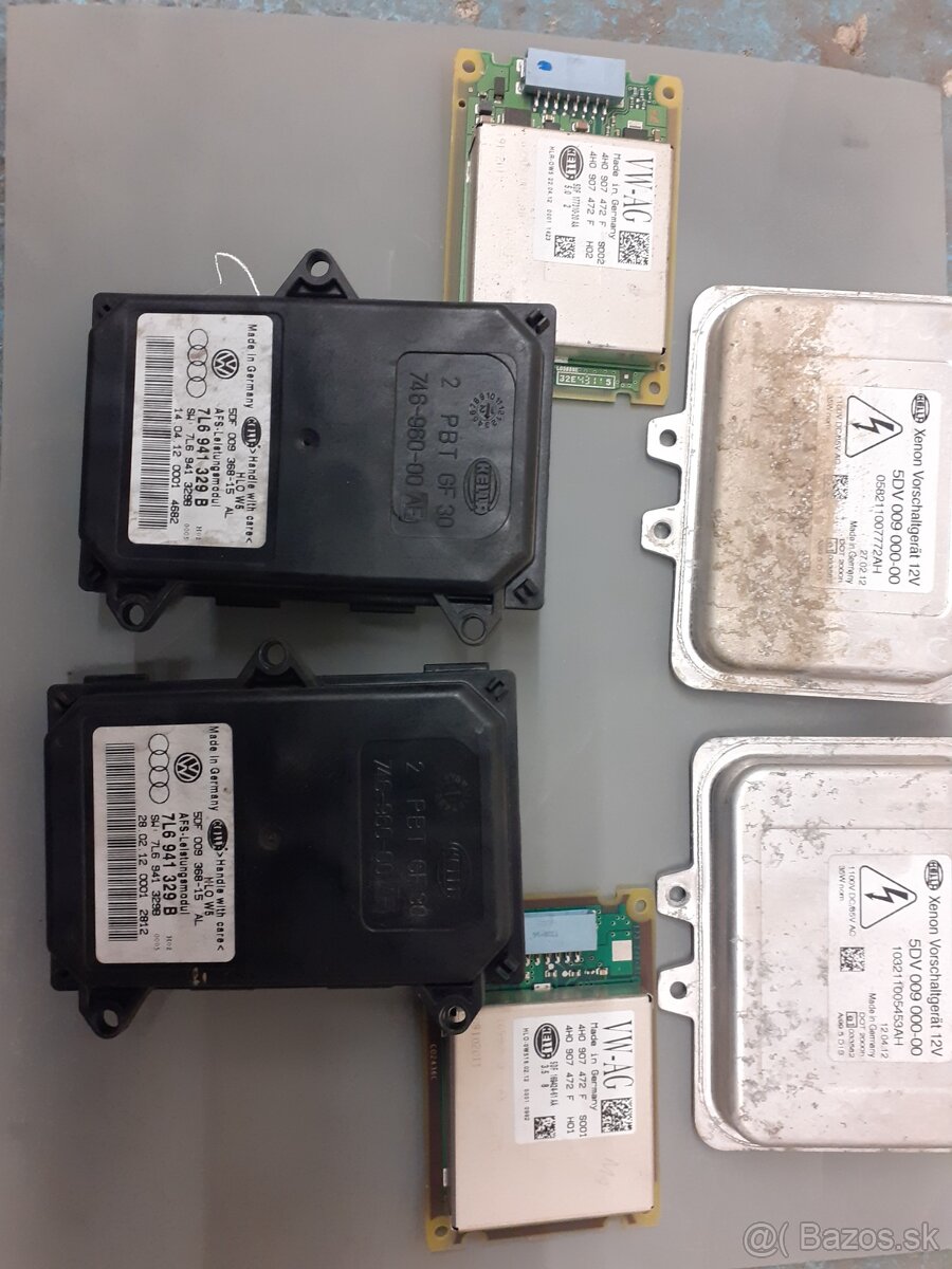 Riadiacia jednotka xenónu - 16