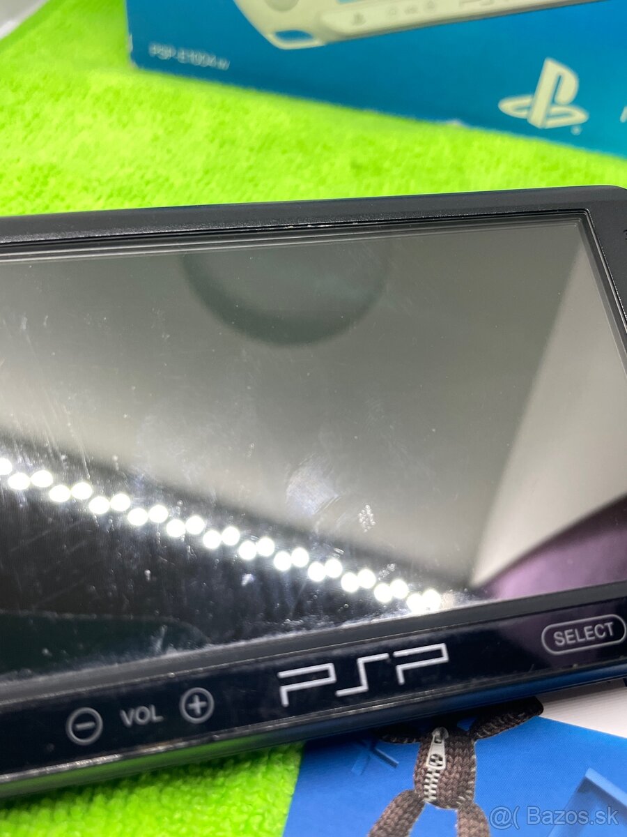 Sony PSP-E1004 Street +box biely - 16