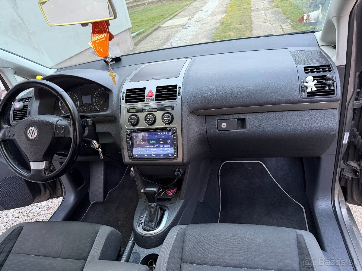 VW Touran 1.9TDI BLS DSG - 16
