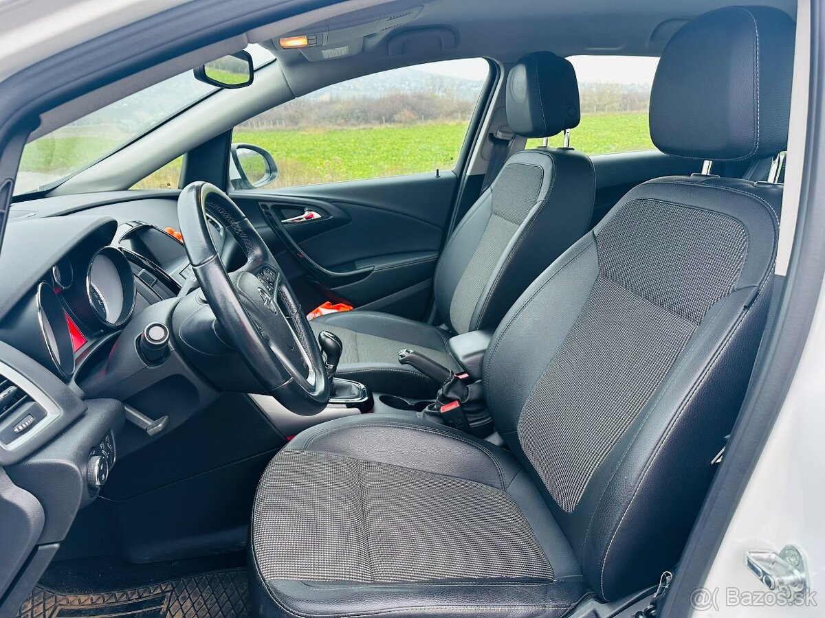 Opel Astra Sports Tourer – 1.6 diesel – výbava COSMO - 16