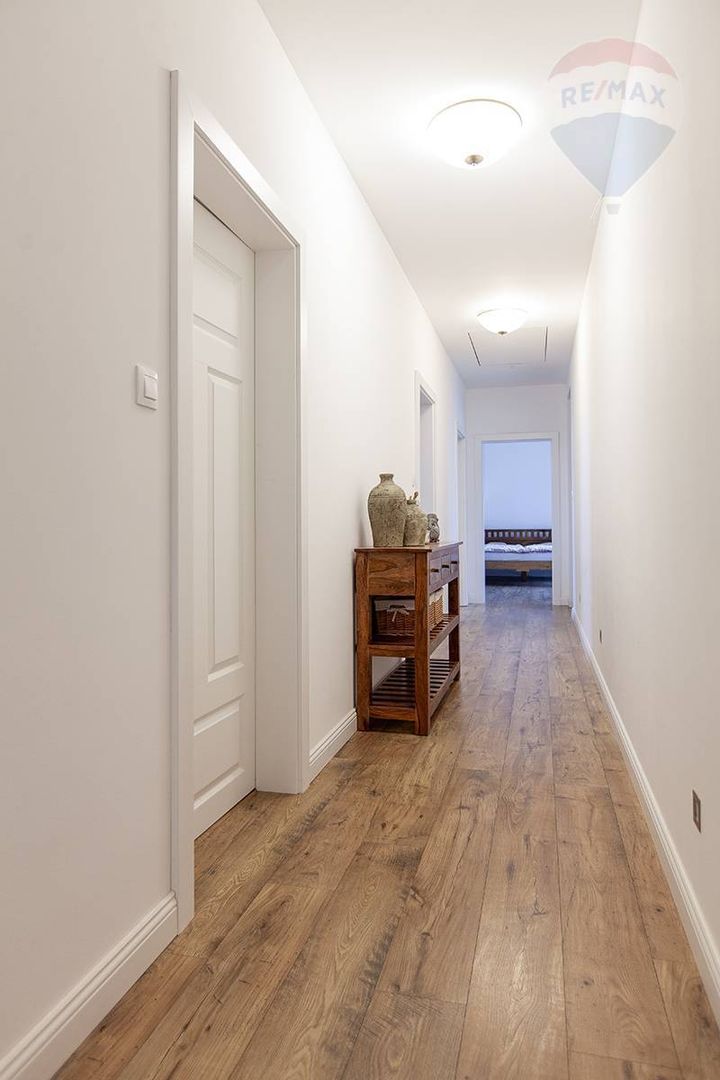 Na predaj 5-izbový rodinný dom v Sološnici - 16