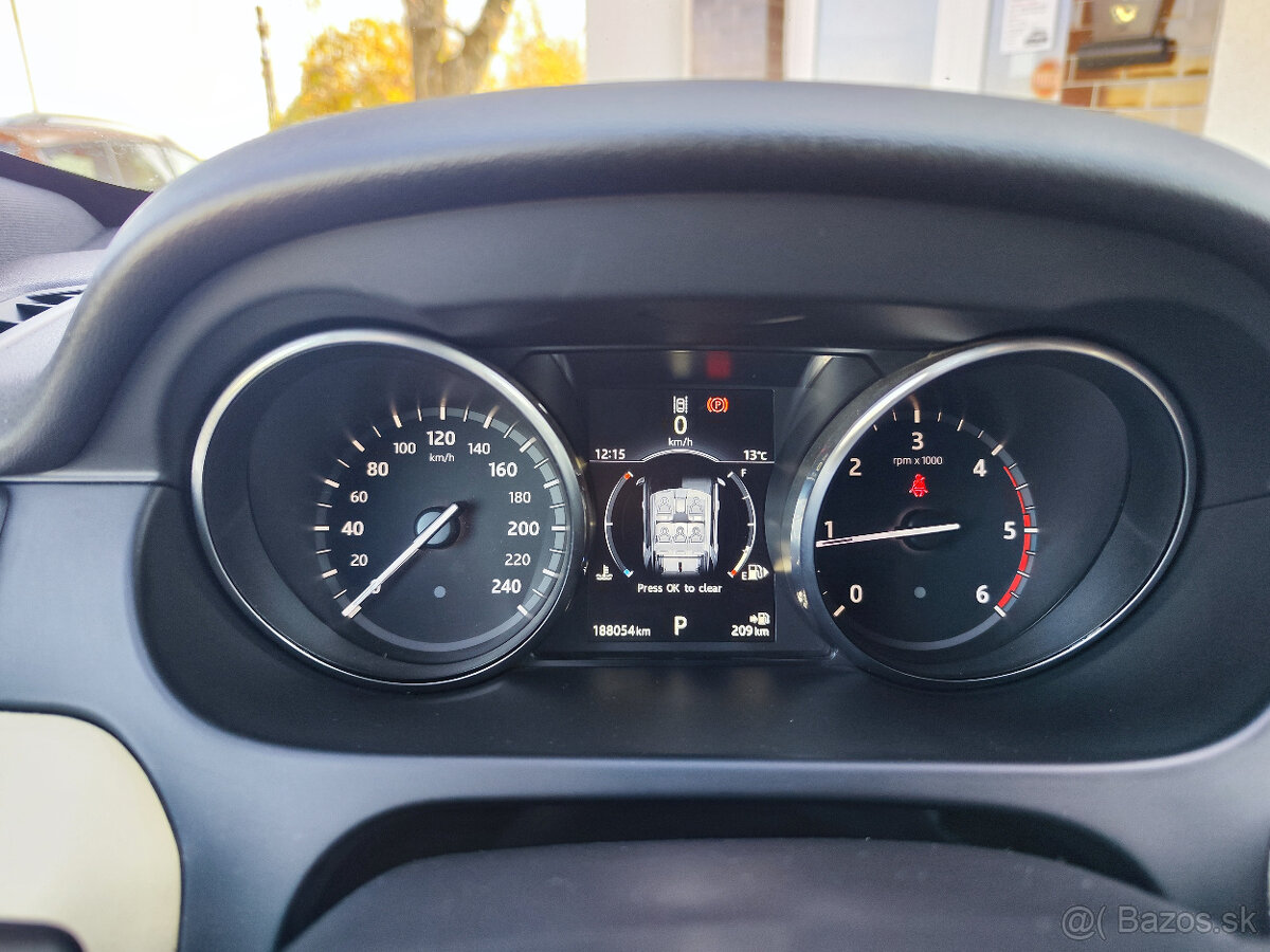 Land Rover Discovery 2.0L TD4 HSE AWD A/T - 16