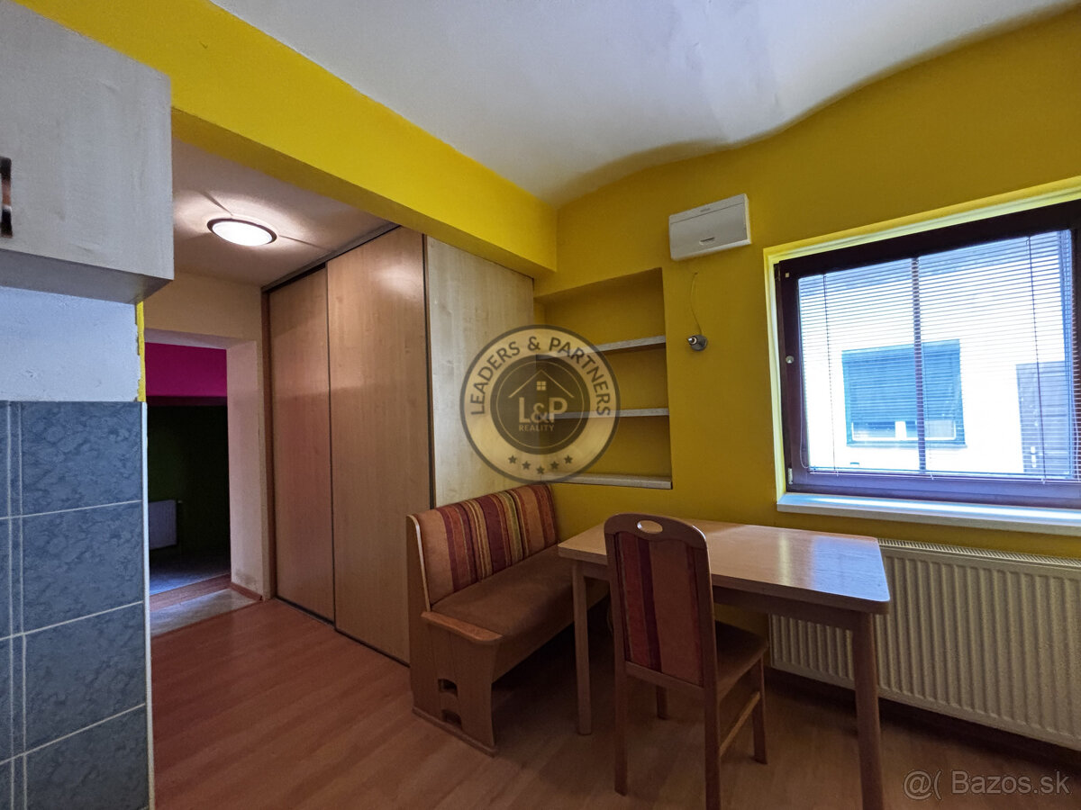 Rodinný dom s 2 bytovými jednotkami NA PREDAJ, VAJNORY - 16