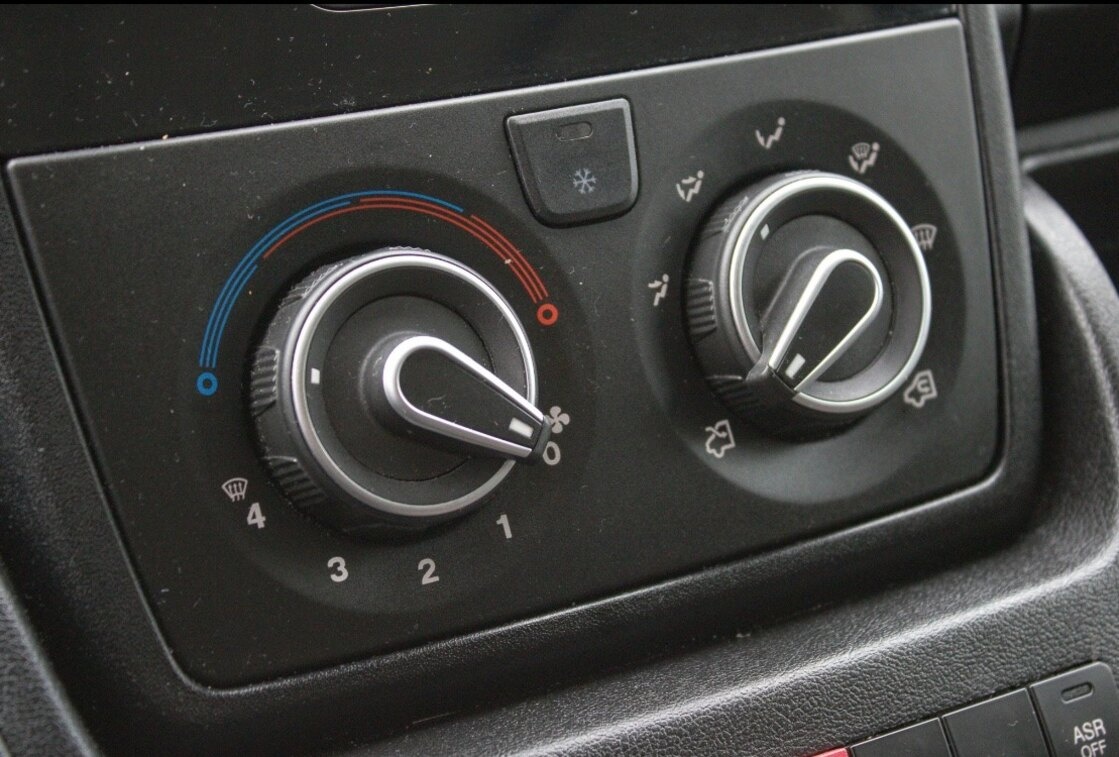 Peugeot Boxer 2.0 BlueHDi • 9-miestny • - 16