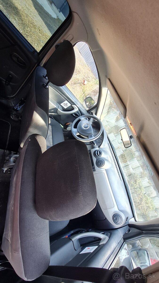 Dacia sandero 2009 - 16