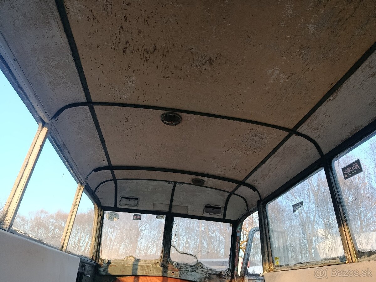 Autobus nemecký (Mercedes) - 16