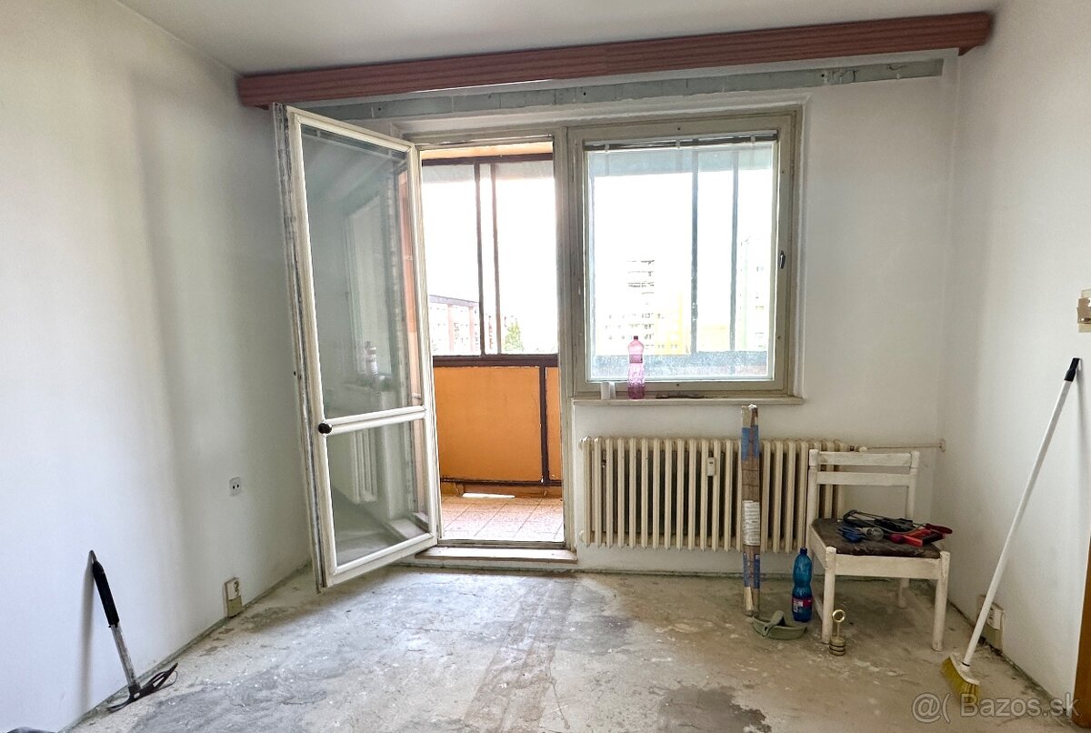 2-izbový byt s lodžiou, ul. Mládeže, PP,začatá rekonštrukcia - 16