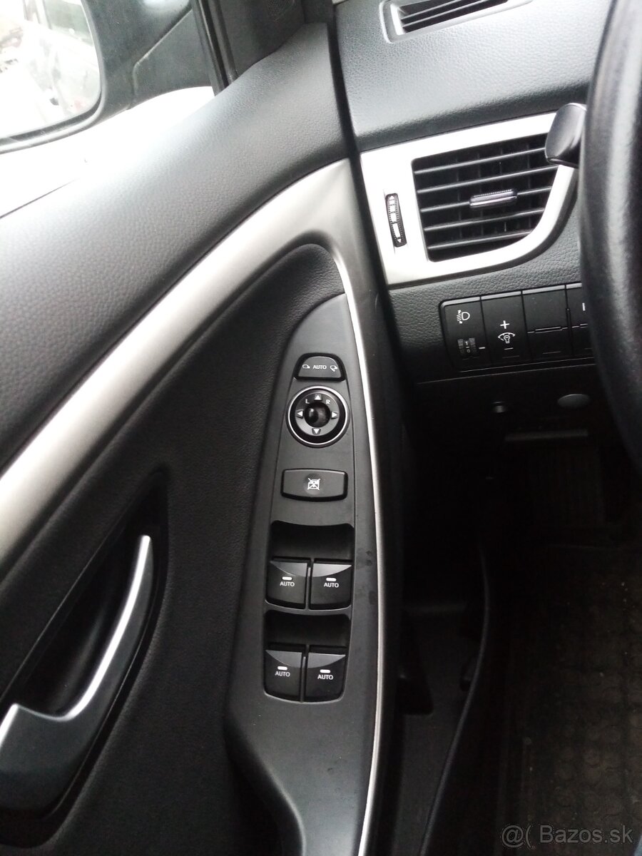 Predám vymenim Hyundai i30 1.6 CRDI 94kW - 16