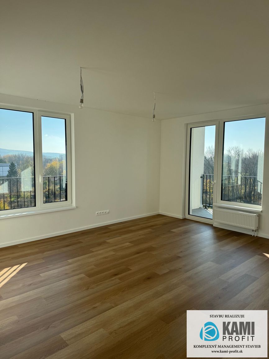 Na predaj priestranný 4 izbový byt v novostavbe v Piešťanoc - 16