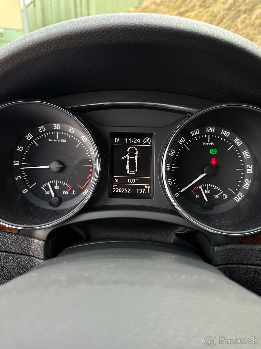 Škoda Superb 2 2.0 TDi 4x4 DSG - 16