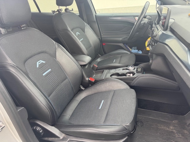 Ford Focus Kombi 2.0 TDCi EcoBlue Active A/T - 16