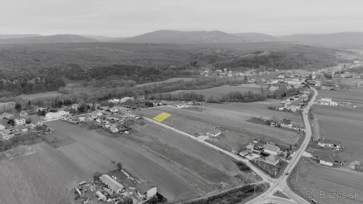 Na predaj pozemok v Pochabanoch - 16