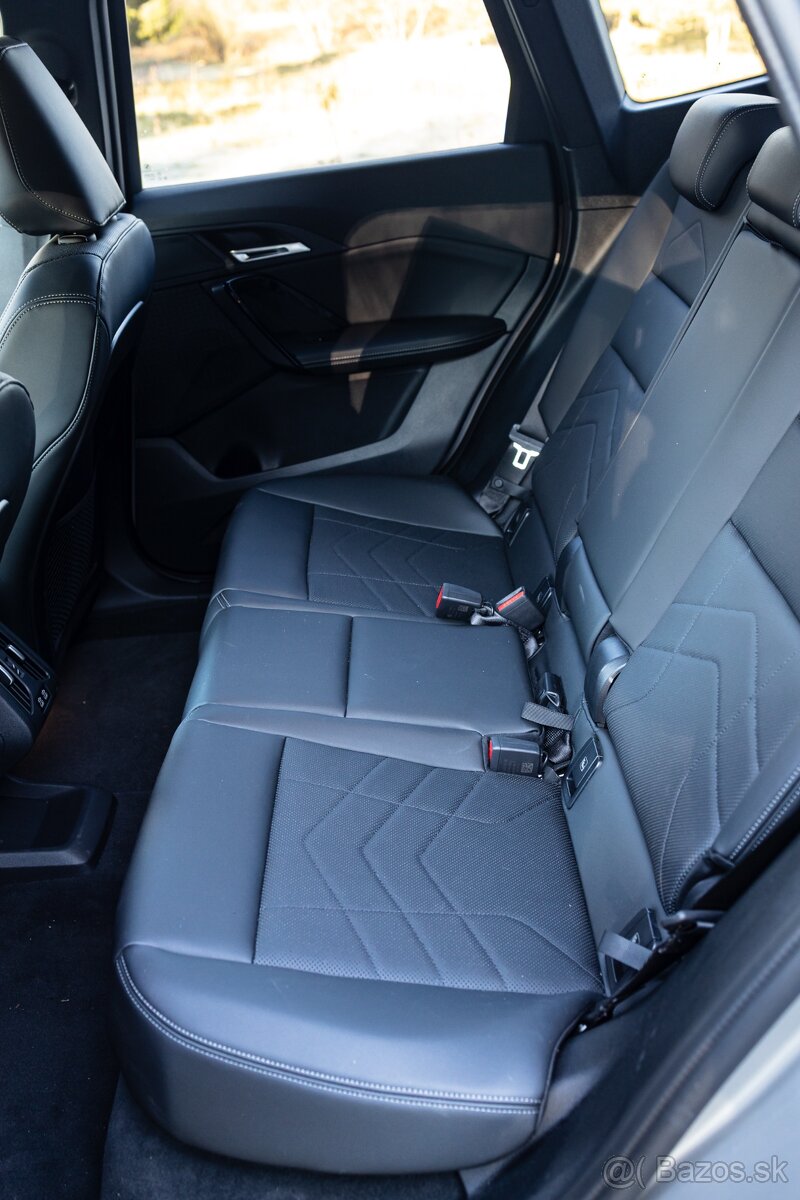 BMW IX1 e Drive20 elektromobil 2024, 9500km - 16