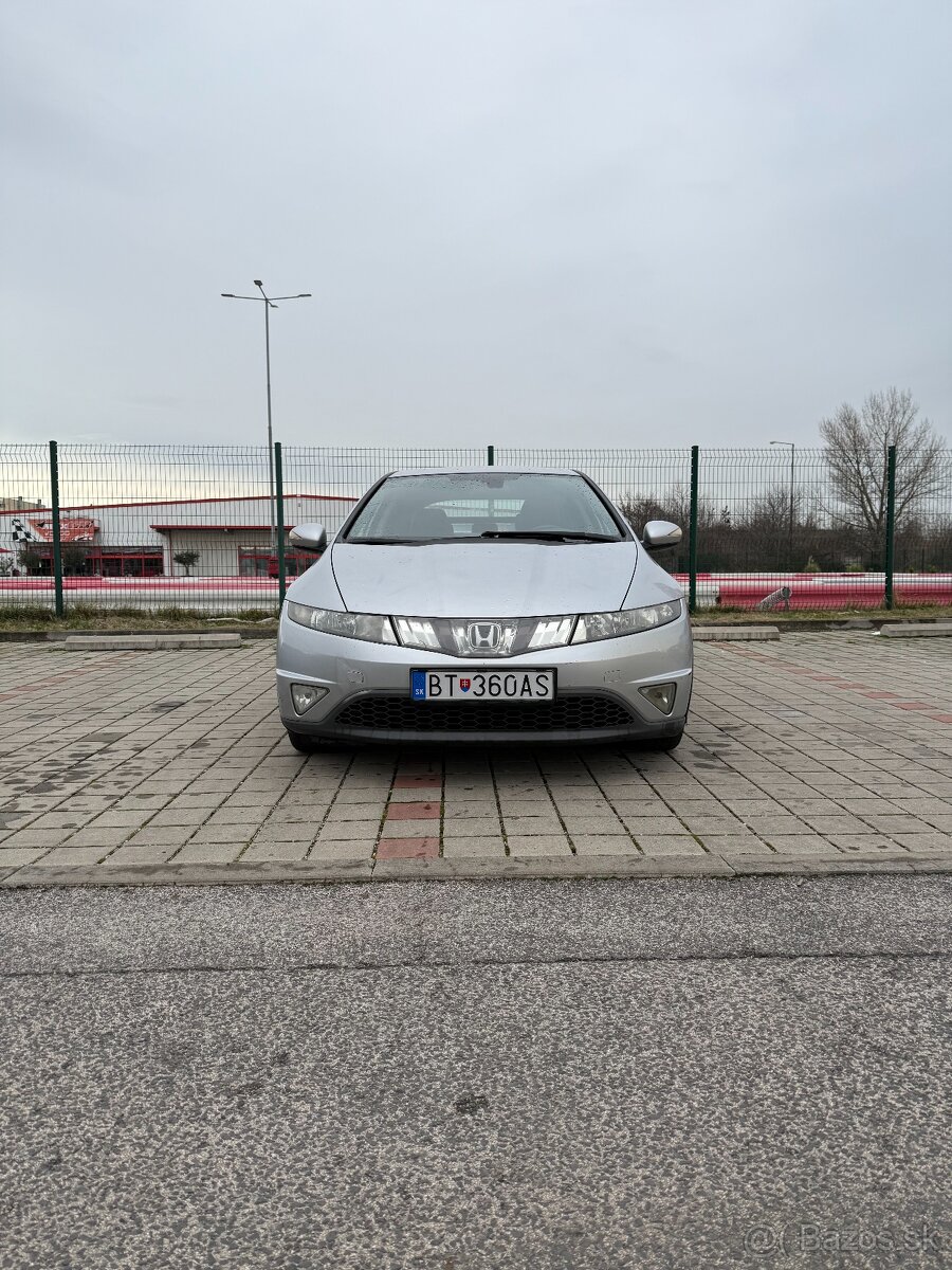 Honda Civic 1.8 VTEC 103kW 8. generácia - 16