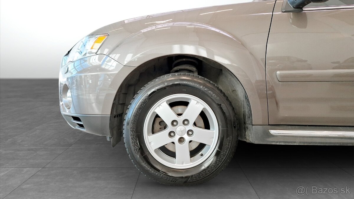 Mitsubishi Outlander - 16