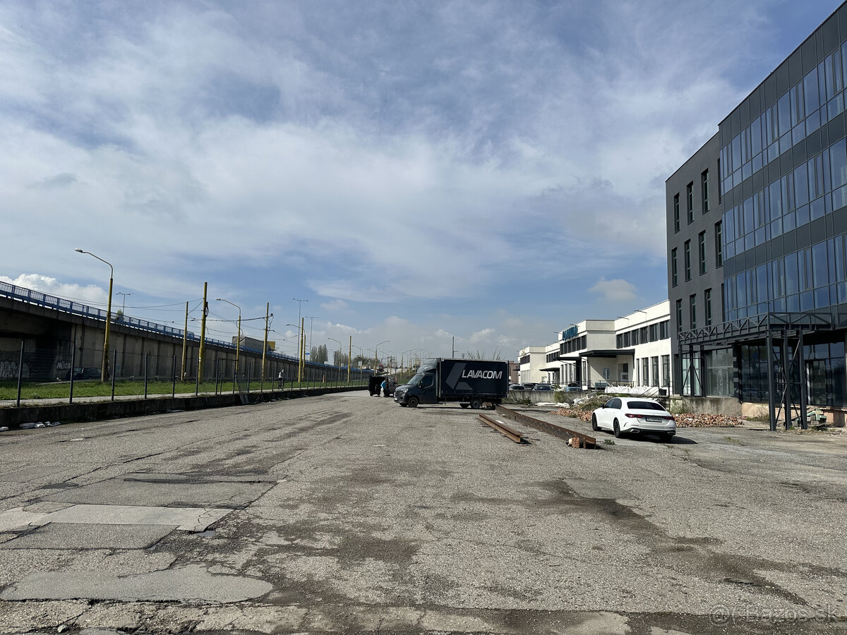 Predaj multifunkčnej budovy 8 903m² v časti Košice Juh s poz - 16