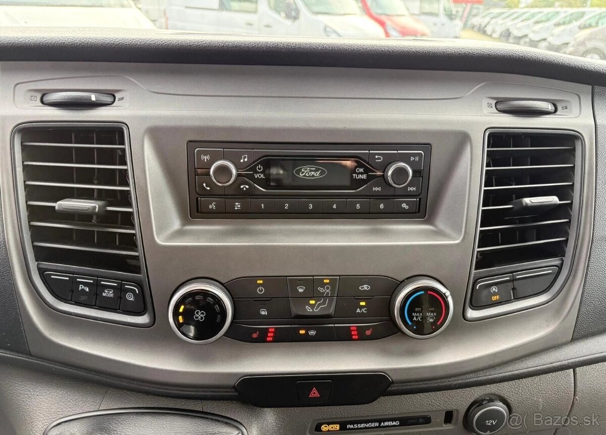 Ford Transit Custom L2H2 2.0TdCi/170koni - 2020 - 16