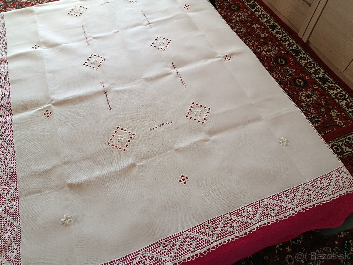 Vyšívané obrusy - 16