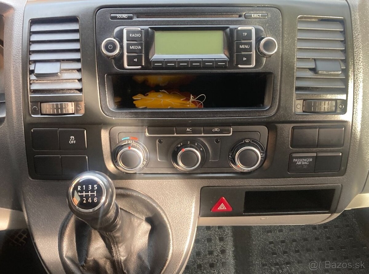 VOLKSWAGEN TRANSPORTER T5 2,0 TDi 4MOTION - 16