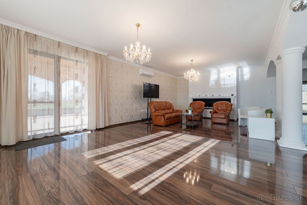 KOMÁROVCE - 4 IZBOVÝ RD 360 M2 SO SAUNOU, POZEMOK 3.629 M2 - 16