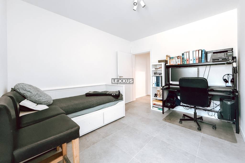 | Moderná novostavba Rodinného domu s krásnym pozemkom v Zál - 16