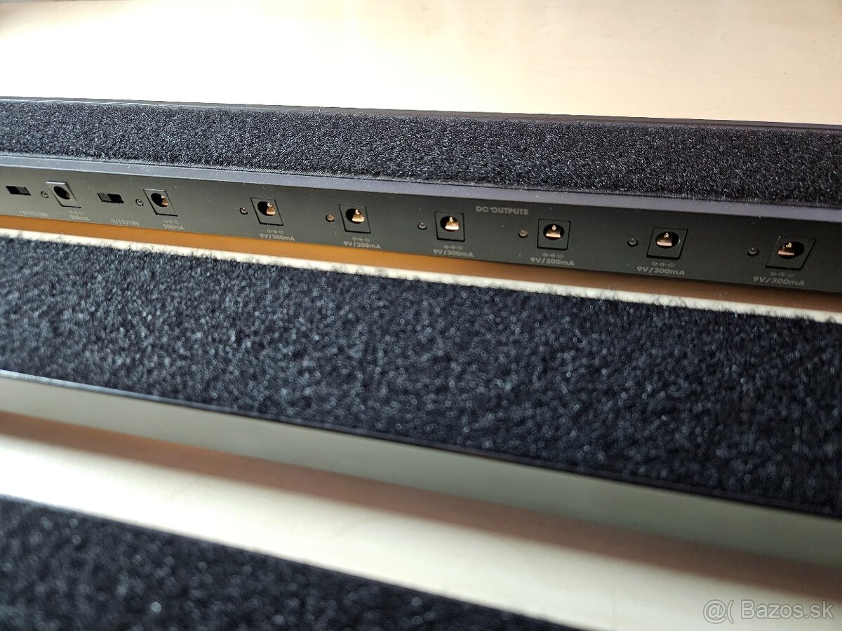 Pedalboard + power supply + kufor - 16