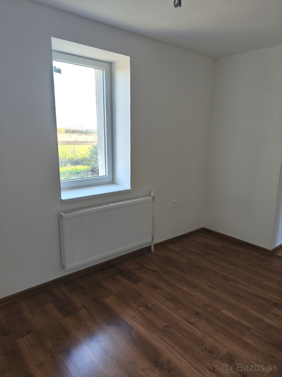 Zrekonštruovaný 3-izbový rodinný dom - 16