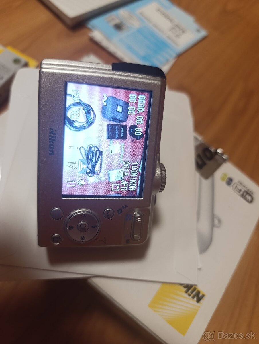 Nikon Coolpix P2 - 16