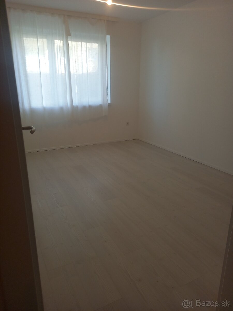 Predám byt 62m2; záhrada 53m2,parkov.miesto, RAJKA Maďarsko - 16