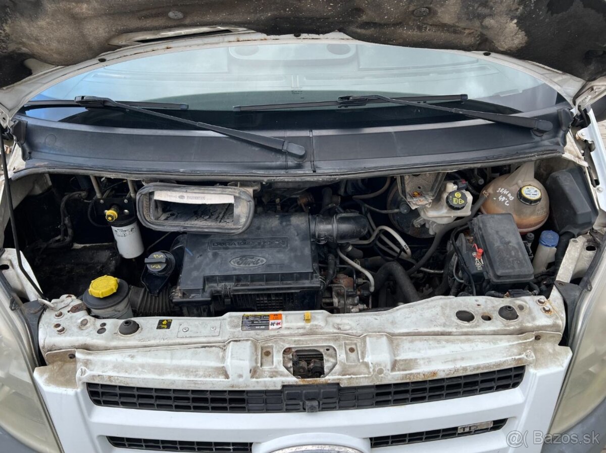 Ford Transit 2.2 TDCi 81kw 9 míst L2H2 - 16