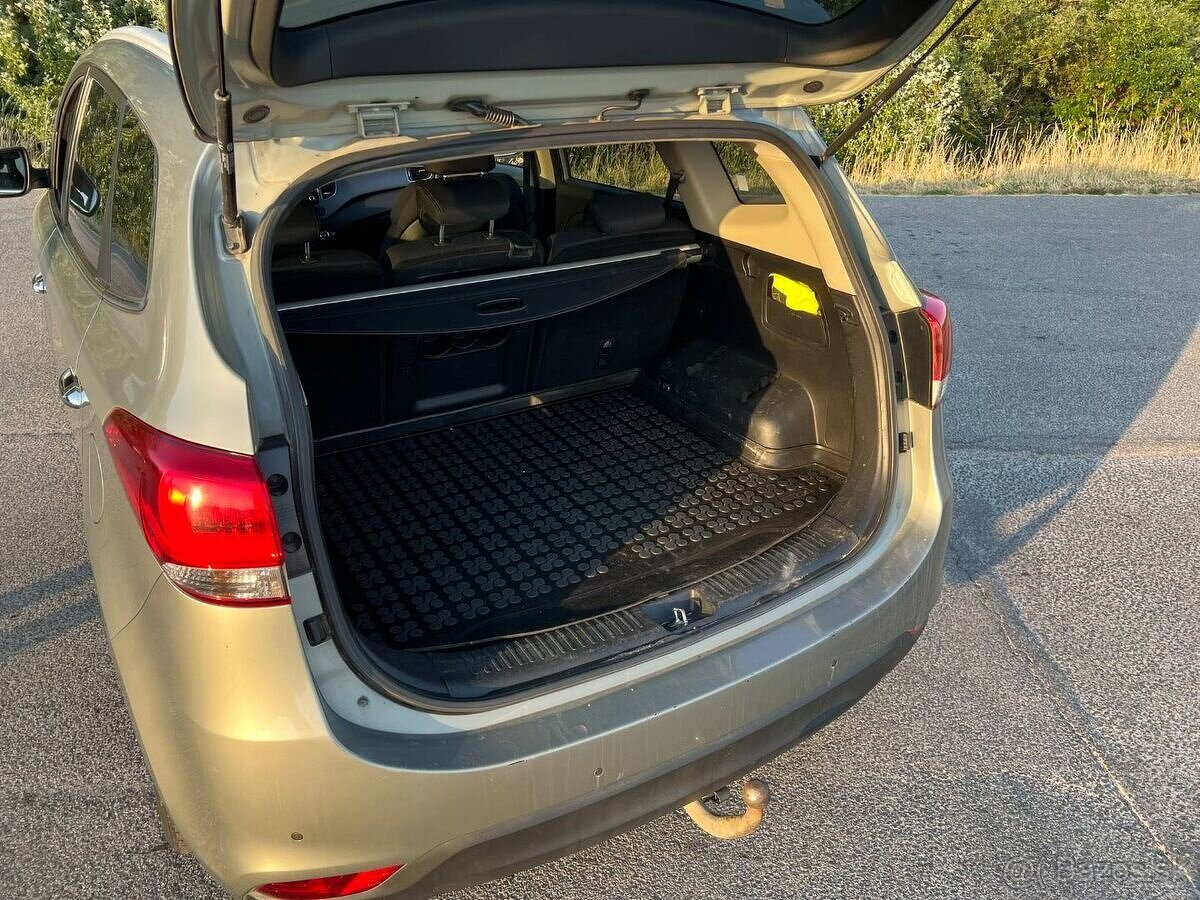 KIA Carens - 16