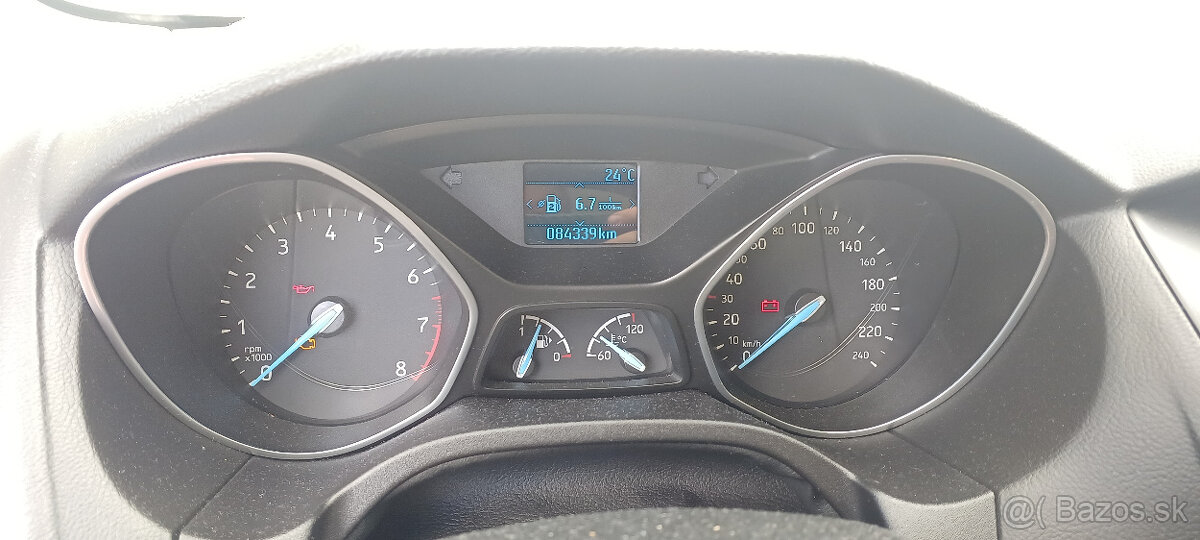 Ford Focus 1.6 benzín - 16