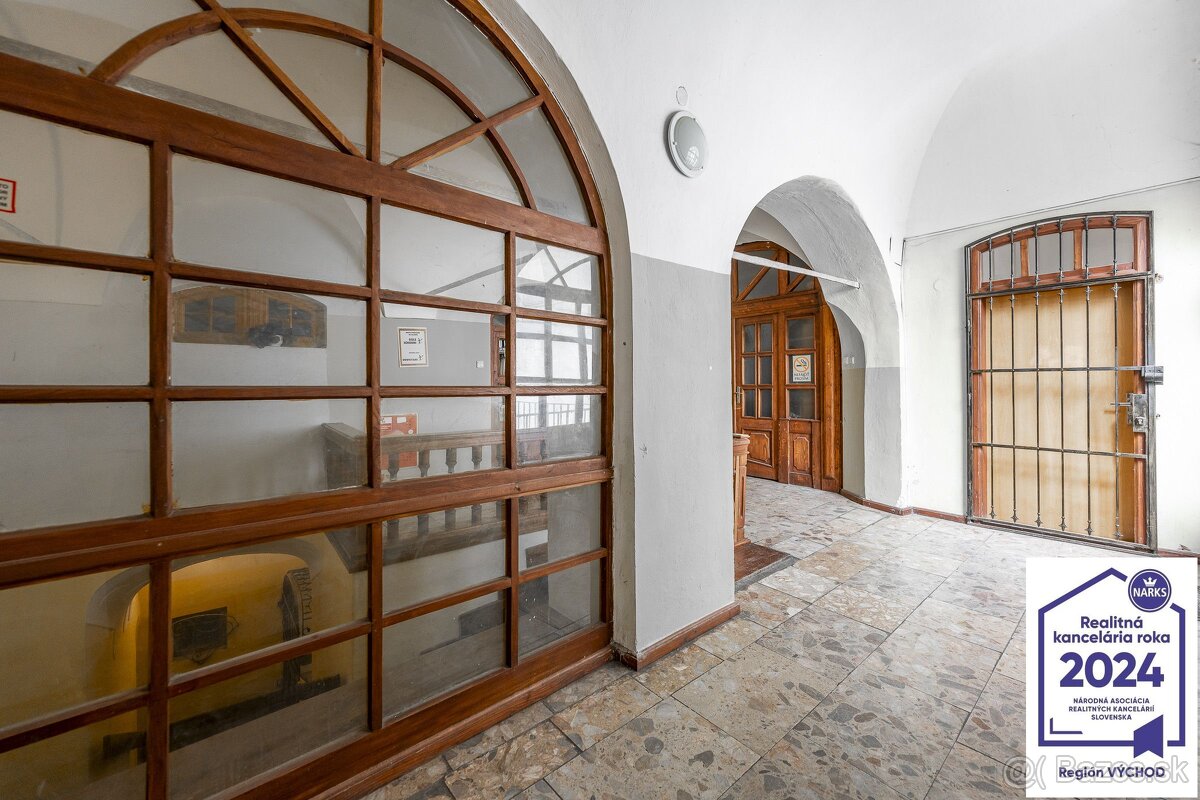 2 izbový byt v centre mesta v historickom objekte, Košice, H - 16